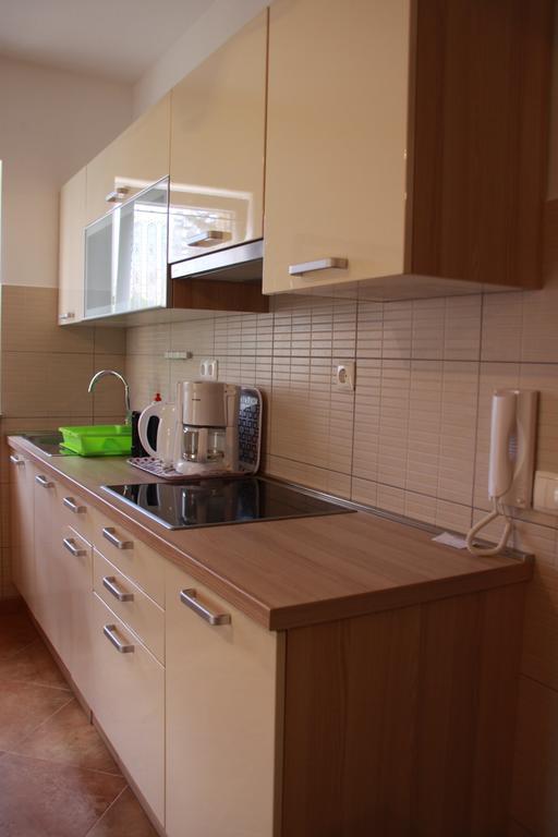 Mediterranean Oasis Apartments バスカ 部屋 写真